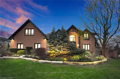 1 CHESTNUT Hill, London South, ON N6K 4J3