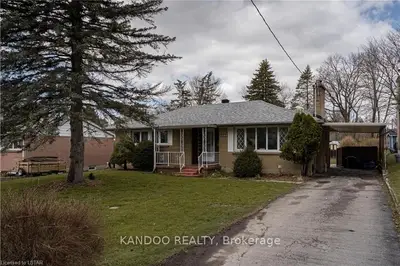 1303 NORMAN Avenue, London South, ON N6K 2A1