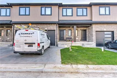 811 Sarnia Road 44, London North, On N6h 0k3