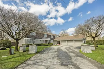 92 SHERWOOD Avenue, London East, ON N6A 2E2