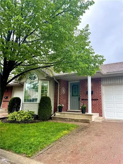 122 SHERWOOD FOREST Square 2, London North, ON N6G 5G8