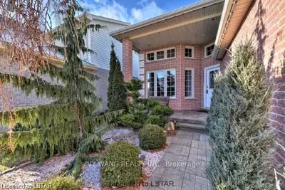 1735 CORONATION Drive, London North, ON N6G 5N6
