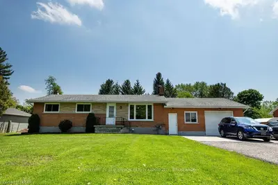 21725 ADELAIDE Road, Strathroy-Caradoc, ON N0L 1W0