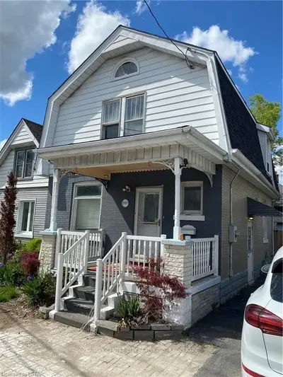 332 1/2 HAMILTON Road, London East, ON N5Z 1R5
