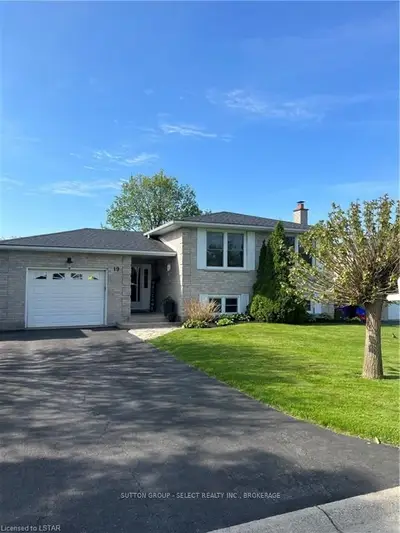 19 GOLFVIEW Crescent, London South, ON N6C 5N1