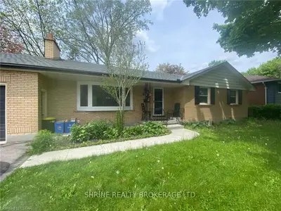 676 VICTORIA Street Lower, London East, ON N5Y 4C1