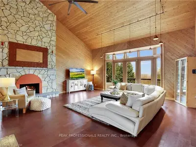 499 CRESTWOOD Drive, London South, ON N6K 1Y1