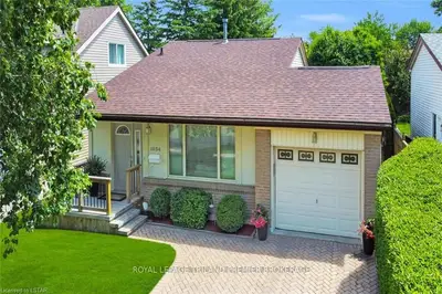 1034 JALNA Boulevard, London South, ON N6E 2M1