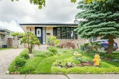 79 PONDEROSA Crescent, London South, ON N6E 2L5