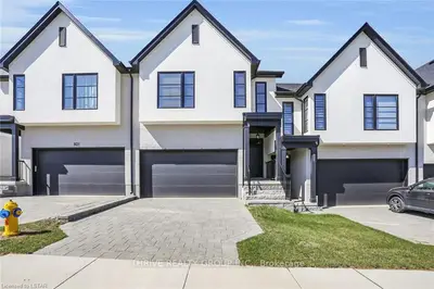 923 Upperpoint Avenue, London South, ON N6K 0L1