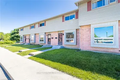 1200 CHEAPSIDE Street 27, London East, ON N5Y 5J7