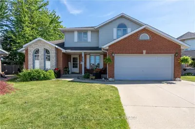 433 ST MICHAELS Court, Sarnia, ON N7S 6E6