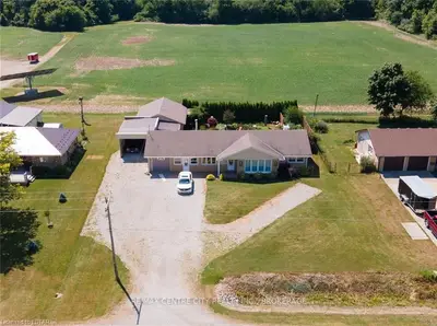 3167 Nauvoo Road, Brooke-Alvinston, ON N0N 1A0