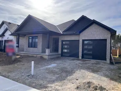 23 Elliot Street, Strathroy-Caradoc, ON N7G 3H4