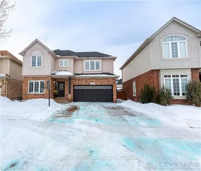 449 SOUTH LEAKSDALE Circle, London South, ON N6M 1K4