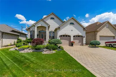 61 RIDGE Street, Strathroy-Caradoc, ON N7G 4K1