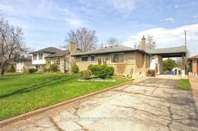 65 AGINCOURT Gardens, London South, ON N5Z 4E7
