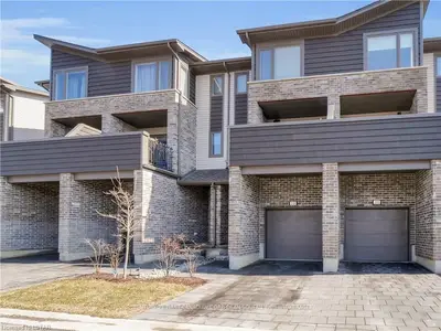 1960 DALMAGARRY Road 238, London North, ON N6G 0T8