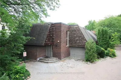 279 Epworth Avenue, London East, ON N6A 2M2