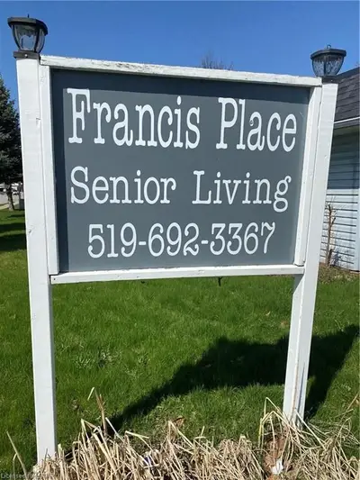 22 LONDON Road, Chatham-Kent, ON N0P 2K0