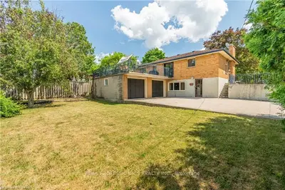 286 BURLINGTON Crescent, London South, ON N5Z 3G5