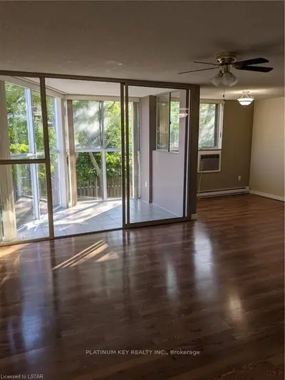 127 BELMONT Drive 208, London South, ON N6J 4J7