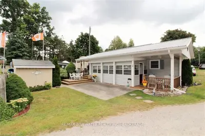 6533 WEST PARKWAY Drive 2, Lambton Shores, ON N0N 1J2