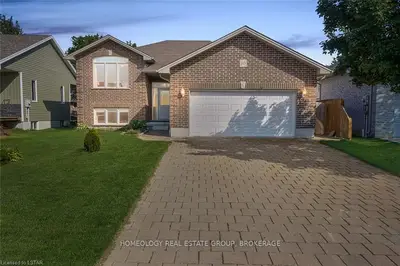 10 FINCH Street, North Middlesex, ON N0M 1A0
