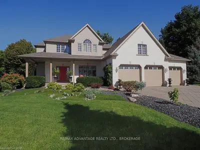 664 ROBERTSON Place, London South, ON N6K 4X7