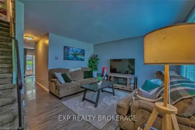 847 Ross Avenue 6, Sarnia, ON N7T 7R1