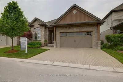 3278 COLONEL TALBOT Road 109, London South, ON N6P 1H4