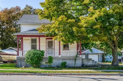 18 UNION Street, Lambton Shores, ON N0N 1J0