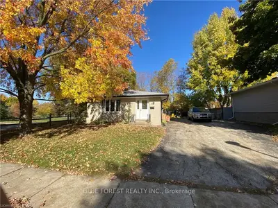 42 ARCHER Crescent, London South, ON N6E 2A5