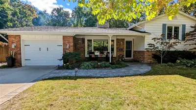 1951 CLARENCE Street, Sarnia, ON N7X 1E3