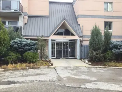 163 Ferguson Drive 102, Woodstock, On N4v 1b1