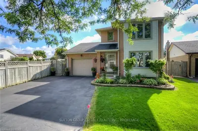 5 CONWAY Lane, London South, ON N6E 3K2