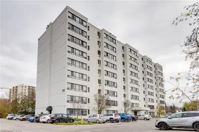 135 BASELINE Road W 707, London South, ON N6J 4W4