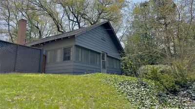 38 LAKE SHORE Drive, South Huron, ON N0M 1T0