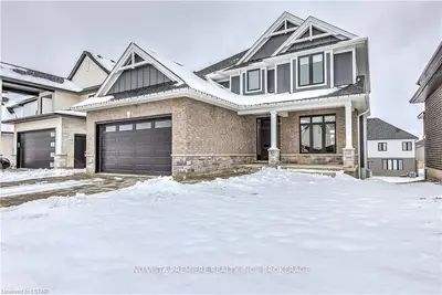 1878 TRAILSWAY Drive, London South, ON N6K 0K7