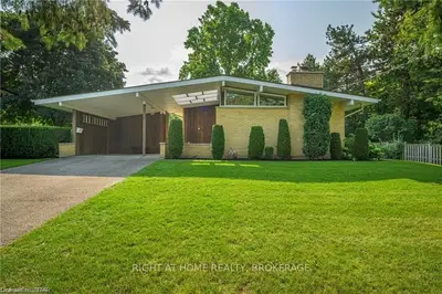 5 Bloomfield Drive, London North, ON N6G 1P2