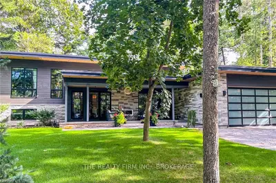 10091 HURON Drive, Lambton Shores, ON N0M 1T0
