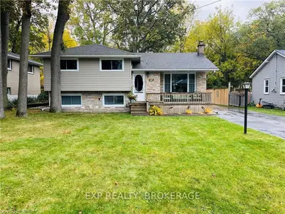 2021 CLARENCE Street, Sarnia, ON N7X 1G2