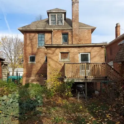 16 West Street, Chatham-Kent, ON N7M 2R2