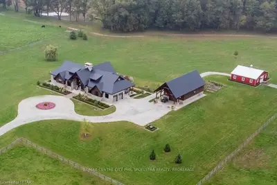 904 NORFOLK COUNTY Road, Norfolk County, ON N4G 4G9