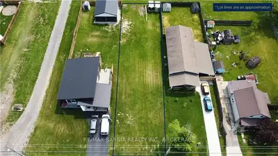 288 EUREKA Street, Petrolia, ON N0N 1R0