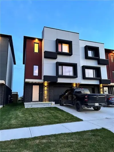 4286 LISMER Lane, London South, ON N6L 0B9
