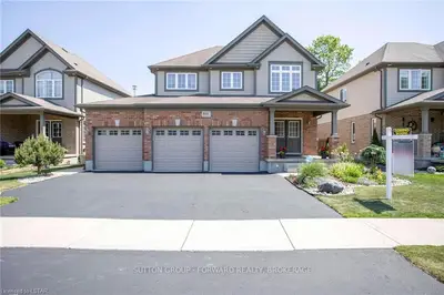 897 FOXCREEK Road, London North, ON N6G 0H1