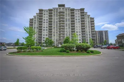 1030 CORONATION Drive 1010, London North, ON N6G 0G5