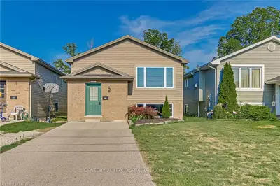 206 EWART Street, Strathroy-Caradoc, ON N7G 4G6