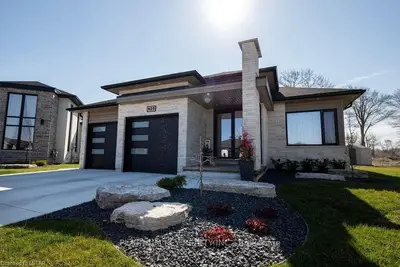 625 MEAD Court, Sarnia, ON N7W 0B5